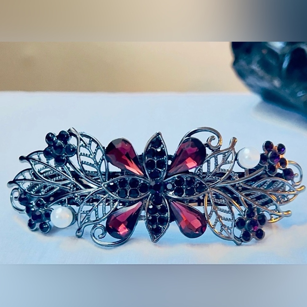 Vintage UV Reactive Manganese Glass Floral Barrette – 26g Victorian Revival
